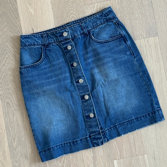 H&M Classic Blue Denim Skirt - Picture 1 of 4
